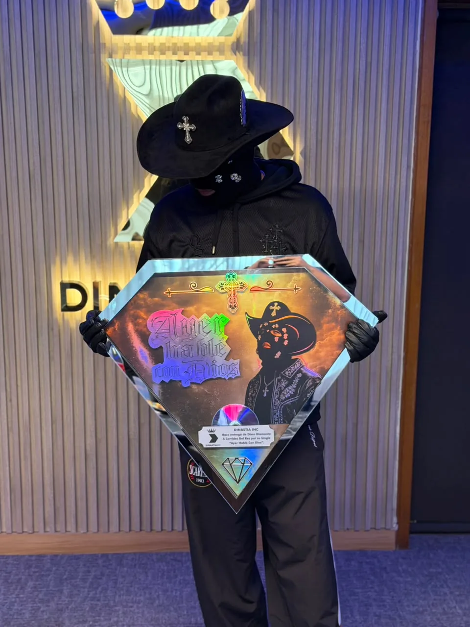 Dinastía Inc. reconoce a Corridos del Rey con Disco Diamante por el impacto global de "Ayer Hablé con Dios"