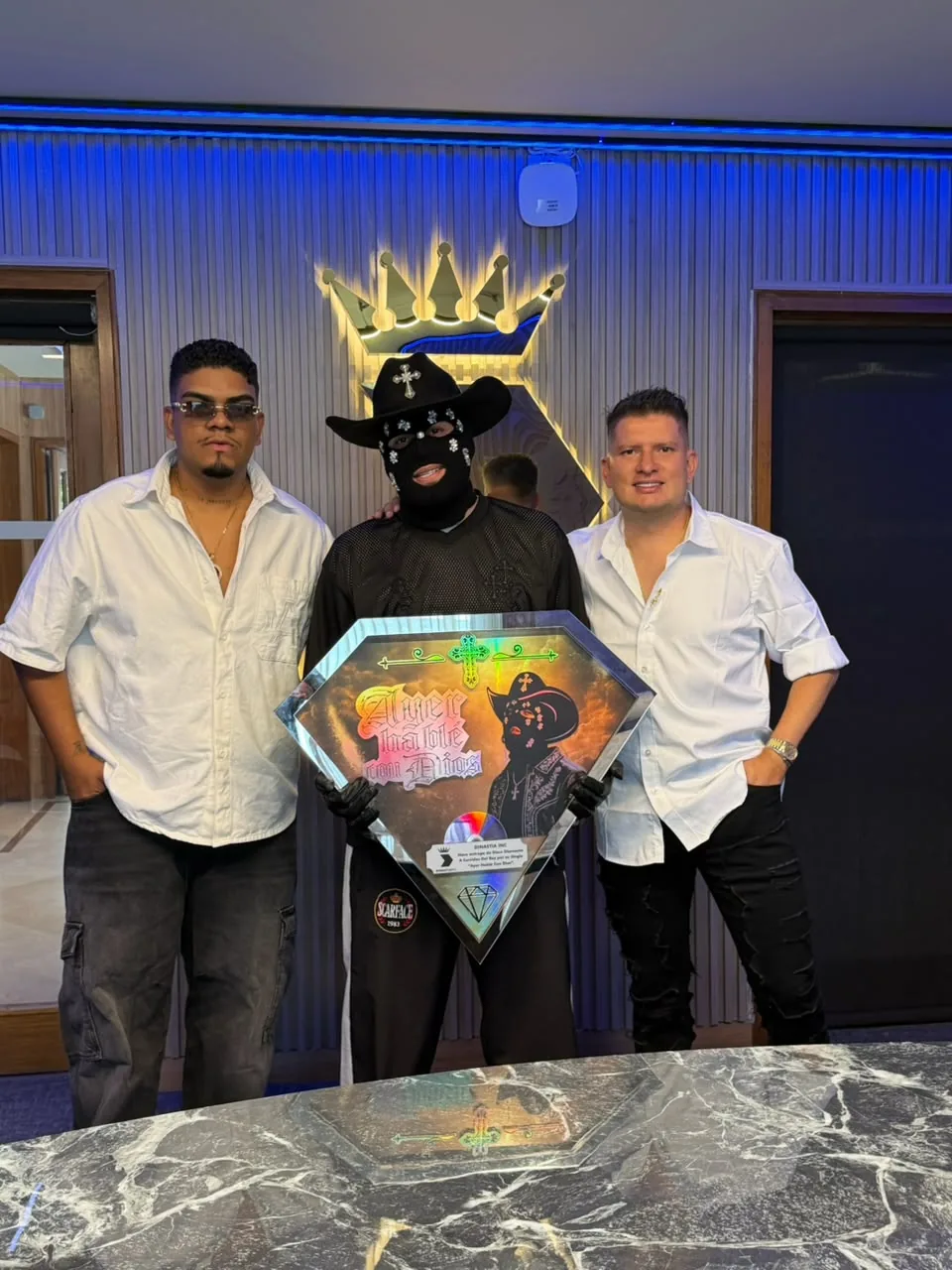 Entrega del Disco Diamante a Corridos del Rey en Dinastía Dorada · El Legado.
